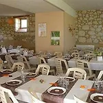 Logis De Poellier Penzion Baugé