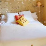 Logis De Poellier 3* Baugé