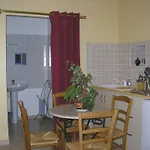 Logis De Poellier Casa de hóspedes 3*