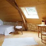 Logis De Poellier בית הארחה באוג'ה