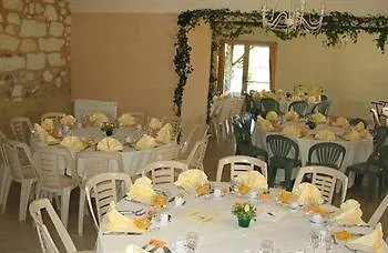 Logis De Poellier בית הארחה 3*