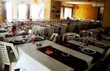 Logis De Poellier 3* באוג'ה