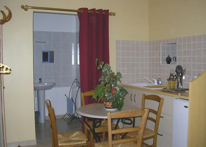 Logis De Poellier Дом отдыха *