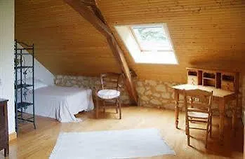 Logis De Poellier בית הארחה באוג'ה